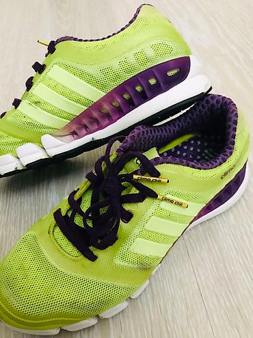 Кроссовки и спортивная обувь: Оригинальные беговые кроссовки Adidas Climachill. Размер указан на — 3