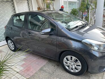 Toyota: Toyota Yaris: 1.3 l. | 2011 έ. Sedan — 2