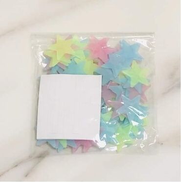 Ostali kućni dekor: Fluorescentne svetleće zvezdice za dečiju sobu
Cena:600din/50kom — 2