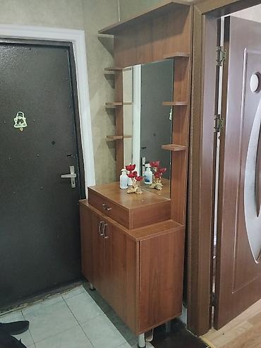 ayaqqabı rafı: İşlənmiş, 2 qapılı, Güzgülü, Qəhvəyi, Açılan, Düz dolab — 1