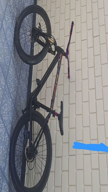 RAF: İşlənmiş Şəhər velosipedi Adidas, 26", sürətlərin sayı: 7, Ünvandan götürmə