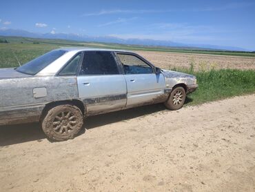 поло 2017: Audi 100: 1987 г., 2 л, Механика, Бензин, Седан