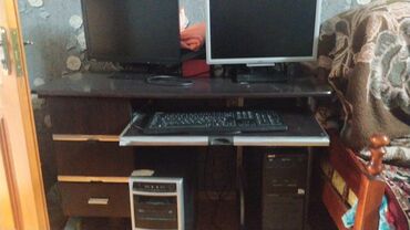 Ноутбуки: Stolüstü kompüter dəsti Tərkibi: - 2 ədəd LCD monitor: biri Acer