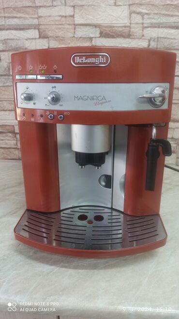esarpa viskoza bela kafa boja: DeLonghi Magnifica automatski espresso kafe aparat. Jako dobro ocuvan