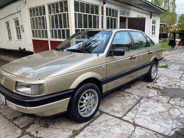 пассат: Volkswagen Passat: 1988 г., 1.8 л, Механика, Бензин, Седан