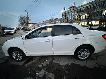 BYD: BYD E5: 2019 г., Электромобиль, Седан — 6