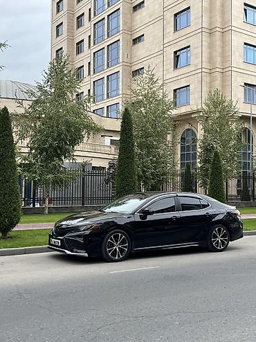 Toyota Camry: 2020 г., 2.5 л, Автомат, Бензин, Седан