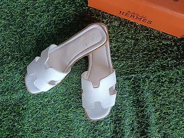 calvin klein cipele zenske: Hermès “Oran” ženske ravne papuče – bela boja - Model: klasični — 2