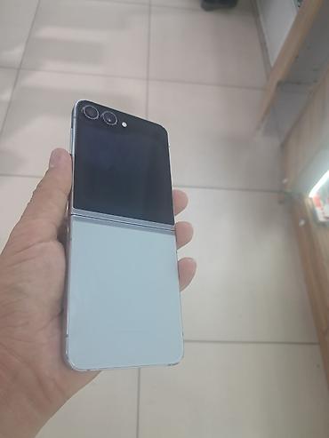 j 3: Samsung Galaxy Z Flip 5, Б/у, 512 ГБ, цвет - Серый, 2 SIM — 3