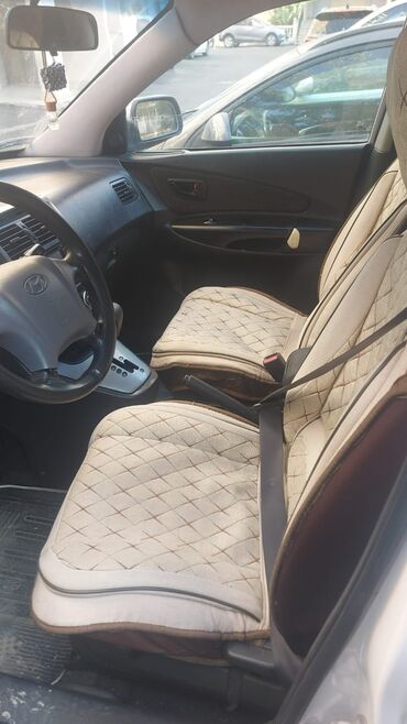 Hyundai: Hyundai Tucson: 0.2 l | 2008 il Krossover — 6