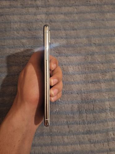 macbook air m2 ikinci el: IPhone Xr, 256 GB, Ağ, Qırıq — 1
