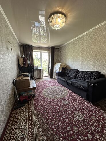 тоголок молдо фрунзе: 3 комнаты, 55 м², Индивидуалка, 3 этаж
