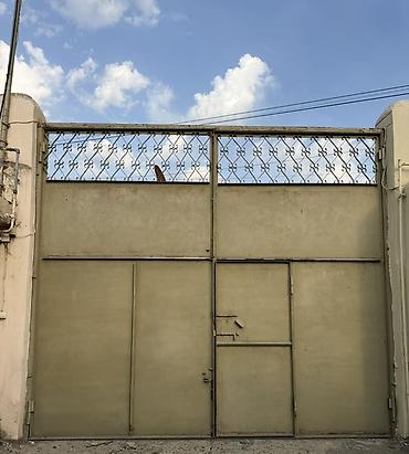 heyet supurgesi: İşlənmiş Dəmir Həyət darvazası, Yana açılan, 4 m, Mexaniki, Qapı ilə, rəng - Bej, Kredit yoxdur — 1