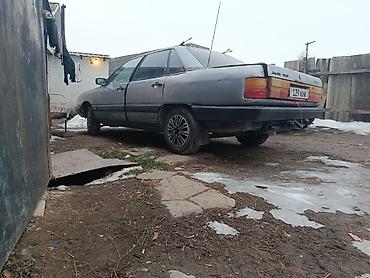 Audi: Audi 100: 1988 г., Седан — 3