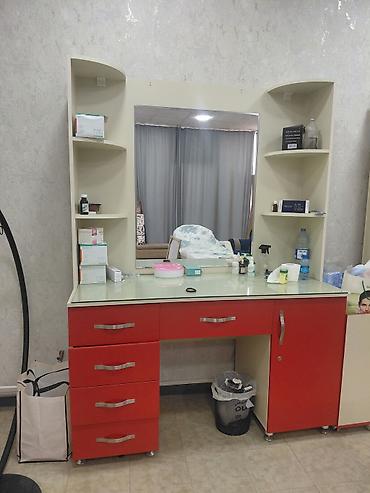 bide: Salon mebeli dəsti - Vizaj/saç ustası üçün böyük güzgülü iş stolu — 1