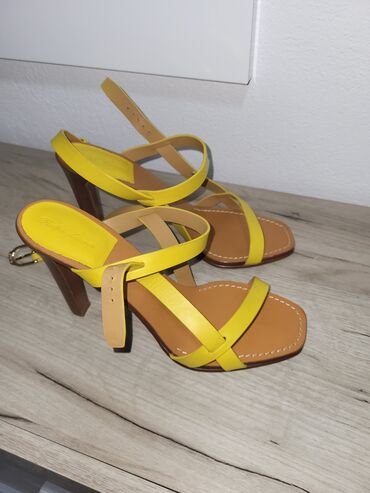 postavljen duks tanja jakna broj a: Sandals, Ralph Lauren, 39