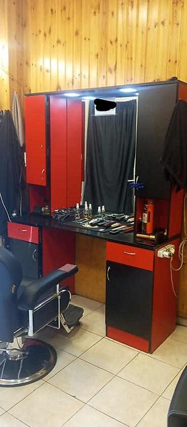 Salon, tibbi mebel: Peşəkar bərbər iş yeri mebeli və avadanlıq dəsti - Qırmızı-qara — 1