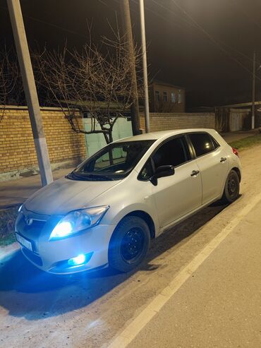 Toyota Auris: 2007 г., 1.4 л, Механика, Дизель, Хетчбек