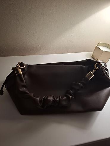 sinsay torba za mame: Elegantna ženska torba – tamno braon - Materijal: mekana eko-koža sa — 1