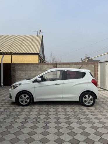 Chevrolet: Chevrolet Spark: 2016 г., 1 л, Вариатор, Бензин, Хэтчбэк — 5