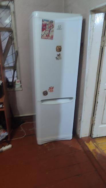 indesit: Холодильник Indesit с нижней морозильной камерой - Двухкамерный — 1