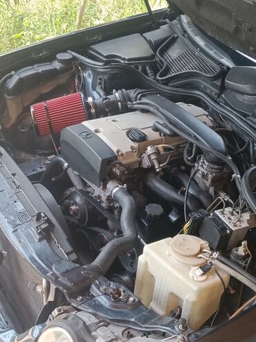 Mercedes-Benz: Mercedes-Benz E-Class: 2 l | 2000 il Sedan — 6