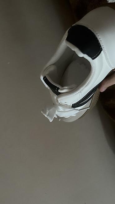 white: Ölçü: 39, rəng - Ağ, Yeni — 3