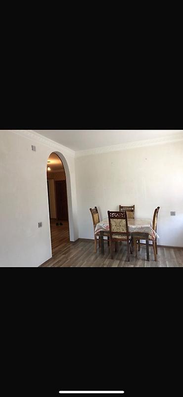 sekis sati: Ev Gencede Abbas Sehhetde xestexana ile uzbeuz yola baxan binada 1 ci — 6