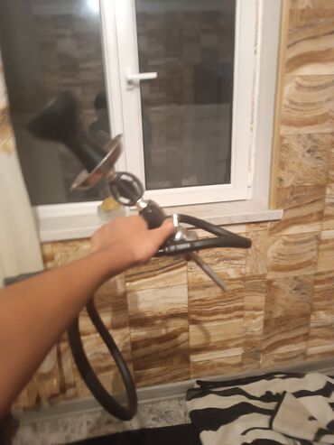 Qəlyan, vayp və aksesuarları: Metall konstruksiyalı nargilə - Şlanq: çevik, qara rəngli silikon