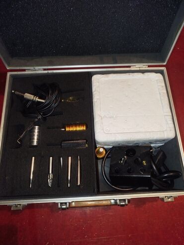 Manikür, pedikür aparatları: Tatu maşın dəsti – alüminium daşıma çantasında komplekt. Komplektin — 4