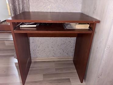 Kompüter/iş masası – kompakt model Siyirmesi var,teze kimidi. Qiymeti — 2