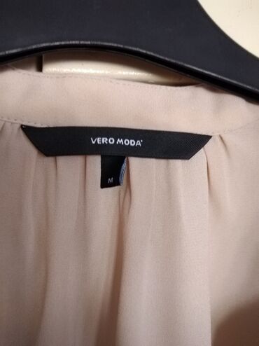 Köynək və bluzalar: 38-40 razmer brend koftalar. Biri 8m — 16