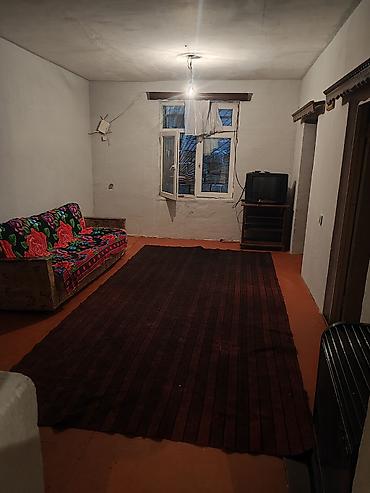 Həyət evləri və villalar: Koroğlu Böyükşor qəsəbəsində yerləşən köhnə həyət evi – 4 otaq — 5