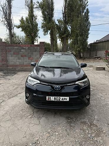 задний стоп: Toyota RAV4: 2018 г., Автомат, Гибрид, Кроссовер — 4