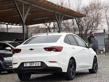 Chevrolet: Chevrolet Onix: 2020 г., Бензин — 5