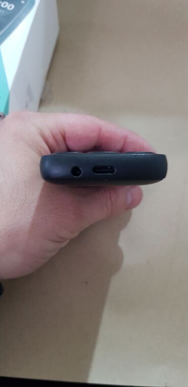 Nokia: Nokia 6210 Navigator, rəng - Qara, Düyməli — 4