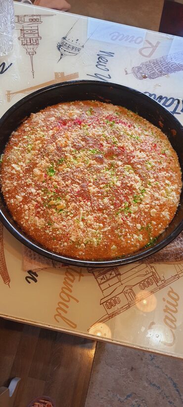 Мука: Piroq şirniyyatı satılır. Sifarişlər öncədən götürülür. Çox dadlı