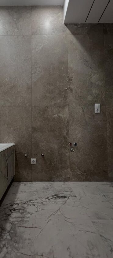 Укладка плитки: Подготовка стен для укладки, Подготовка стен для грунтовки, Резка плитки | Керамогранитая плитка, Мозаичная плитка, Стеклянная плитка | Вертикальная укладка, Диагональная укладка, Горизонтальная укладка Больше 6 лет опыта — 10