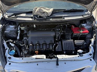 Honda: Honda Fit: 2005 г., 1.3 л, Вариатор, Бензин, Хэтчбэк — 10