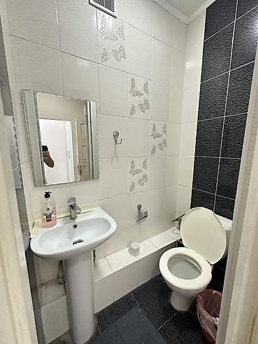 геологическая: 🏡 Срочно сдаётся 3-комнатная квартира! 📍 Район: Таш-Рабат 📍 Адрес — 10