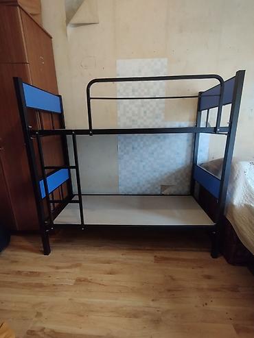 matras demiri: Metall iki mərtəbəli çarpayı - Karkas: möhkəm qara metal konstruksiya — 2