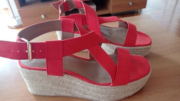 plasticne sandale za plazu: Sandals, H&M, 39