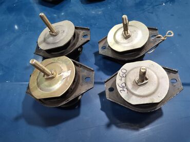 Auto delovi: Nosac motora predni bocni desni Lada . Novo. Originalno. Ruske — 1