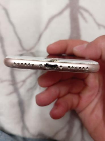 ipod touch 8: IPhone 8, Ağ, Qırıq — 8