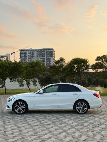 Mercedes-Benz: Mercedes-Benz C 200: 1.6 l | 2017 il Sedan — 12