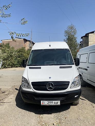 бортовой спринтер самосвал: Mercedes-Benz Sprinter, белый фургон высокой и удлинённой версии — 1