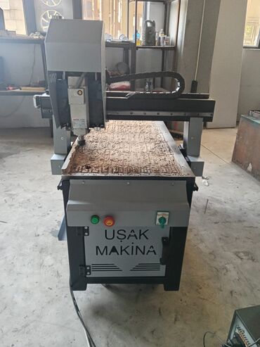 taxta satilir: USAK MAKİNA CNC freze dəzgahı - Markalanma: USAK MAKİNA - Növlər: 3