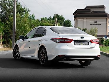 стратер: Toyota Camry: 2023 г., 2.5 л, Автомат, Гибрид, Седан — 4