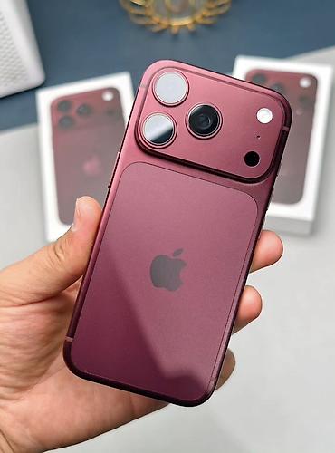 IPhone 18 Pro, Б/у, 256 ГБ, Бордовый, Чехол, Коробка, 100 %