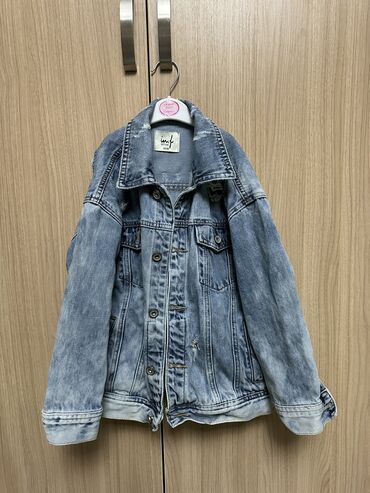 детская джинсовая куртка: Продаю джинсовую куртку на девочку 8-9 лет